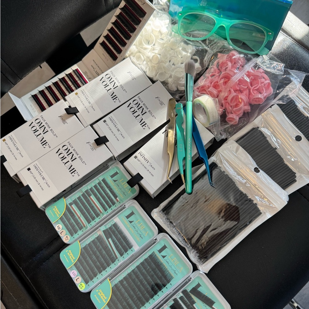 Lash Extension Kit with Tools and Accessories